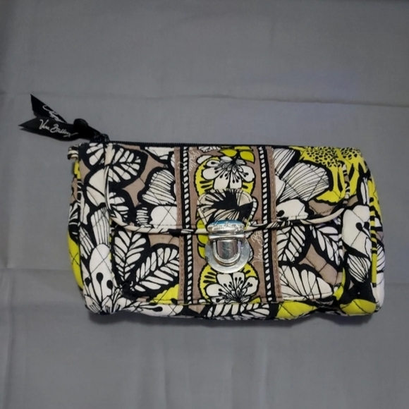 Clutch - Picture 3 of 3